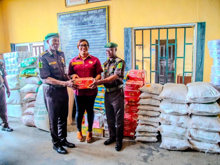 Lady Obareki Shows Love to Inmates of Nigeria Correctional Service, Uyo