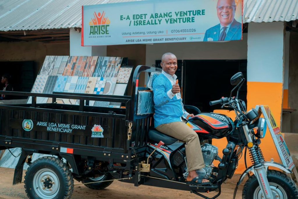 Gov. Eno Takes ARISE MSME LGA Grant to Oron Federal Constituency