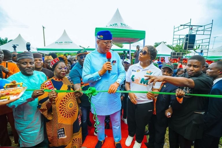 Gov. Eno Lauds Journalists Promoting A’Ibom Brand, Commissions Auditorium, Presents Cars to EXCO