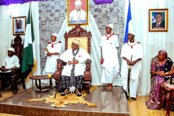 Obong of Calabar Inducts 88 Diasporans into Efik Royal Houses